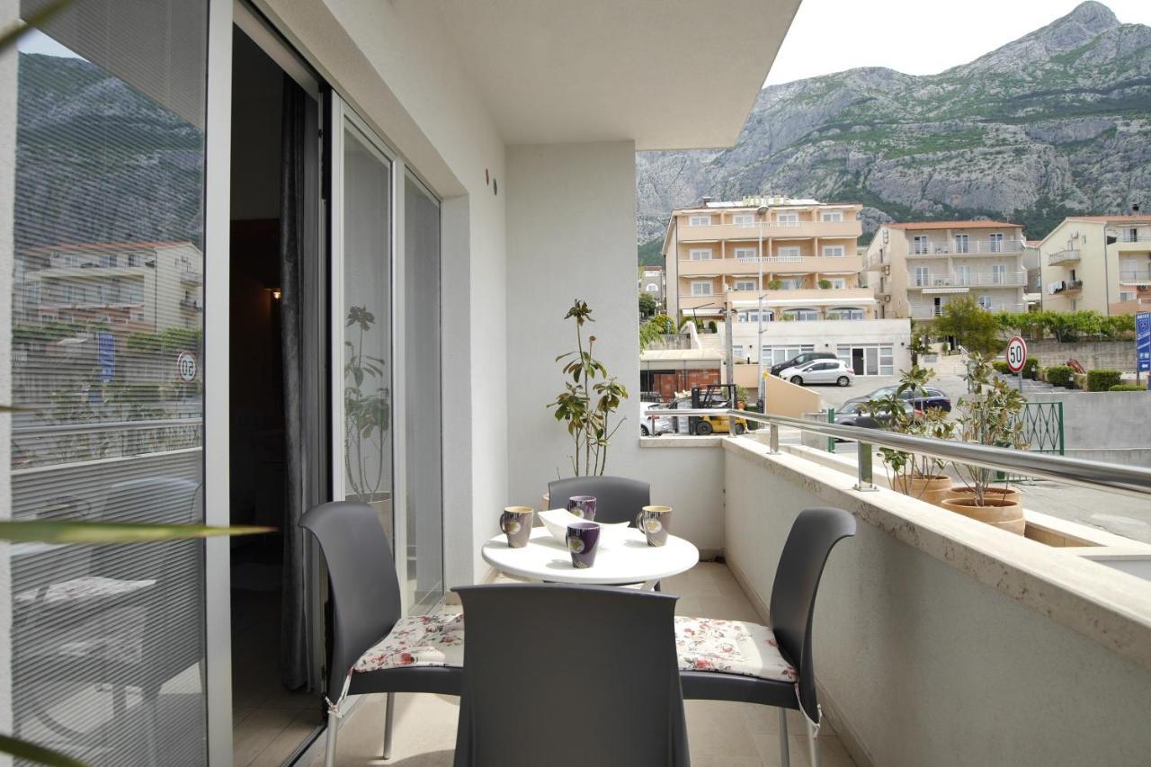 Apartments Mario Migros Макарска Екстериор снимка