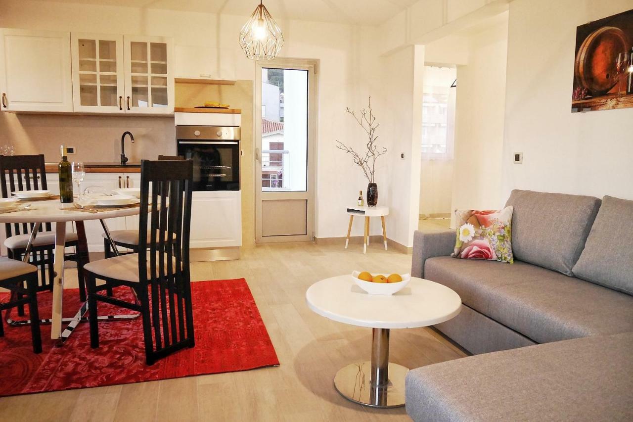 Apartments Mario Migros Макарска Екстериор снимка