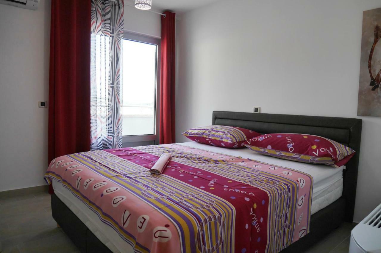 Apartments Mario Migros Макарска Екстериор снимка