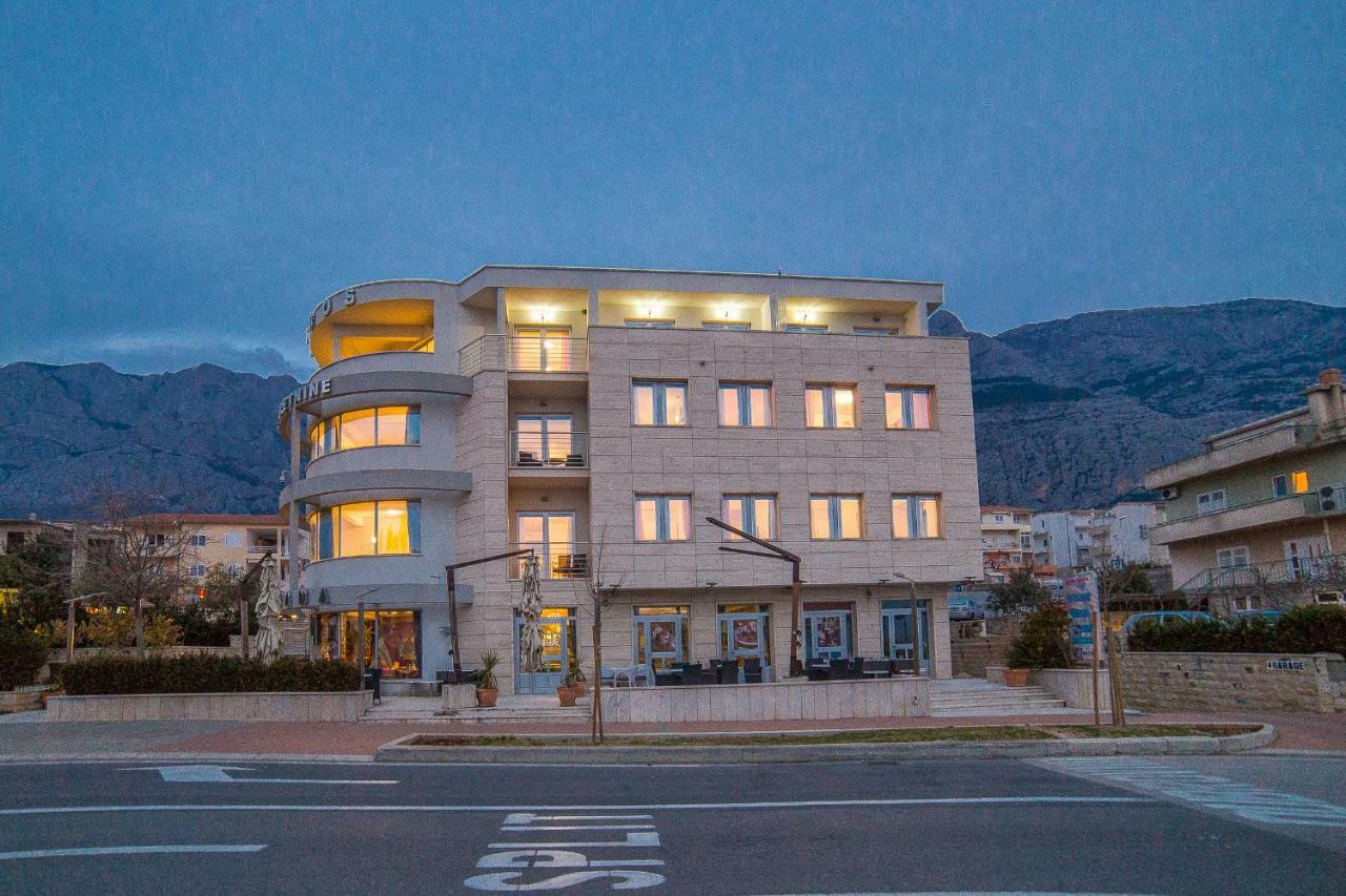 Apartments Mario Migros Макарска Екстериор снимка
