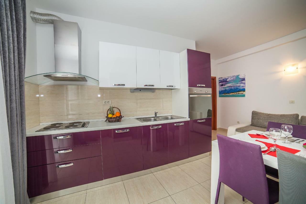 Apartments Mario Migros Макарска Екстериор снимка