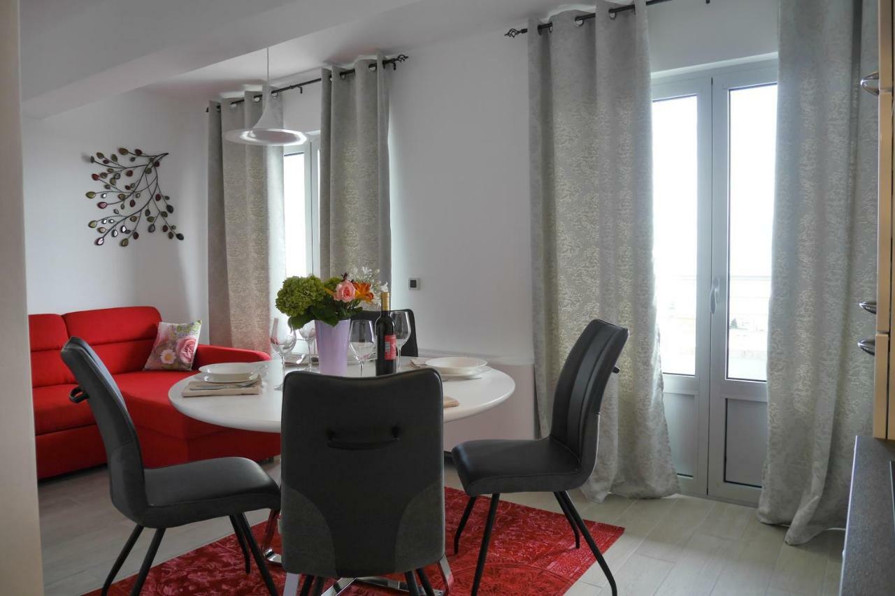 Apartments Mario Migros Макарска Екстериор снимка