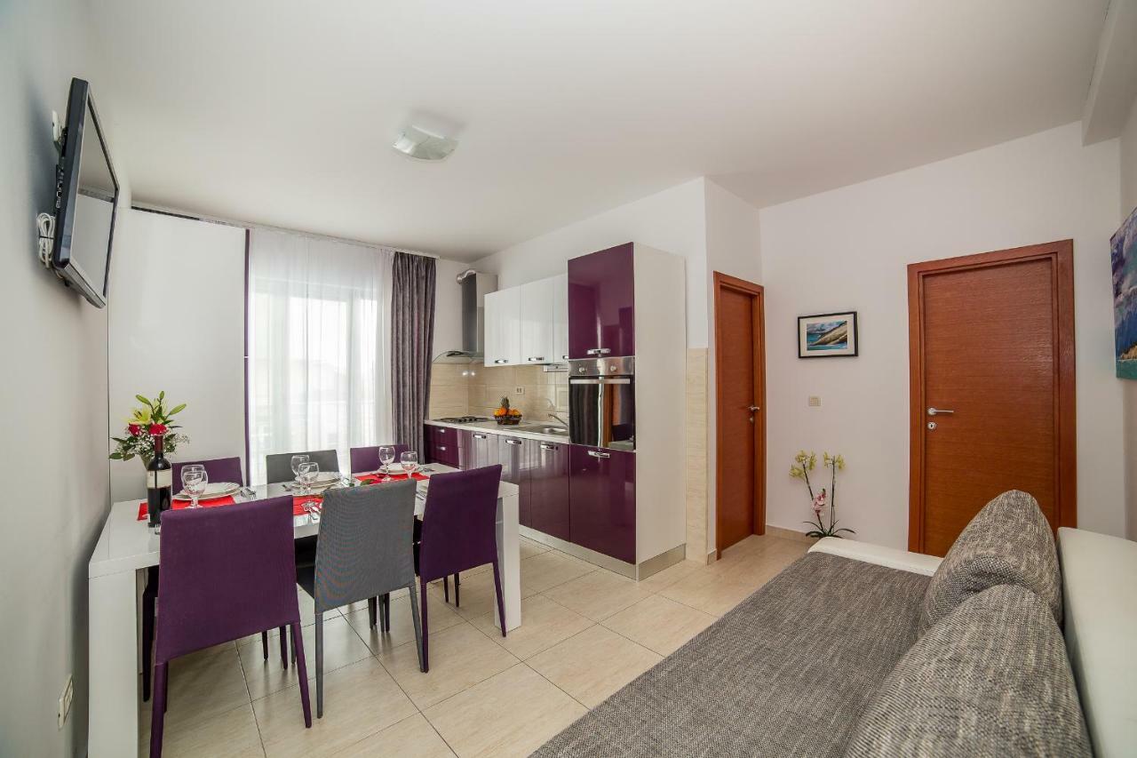 Apartments Mario Migros Макарска Екстериор снимка