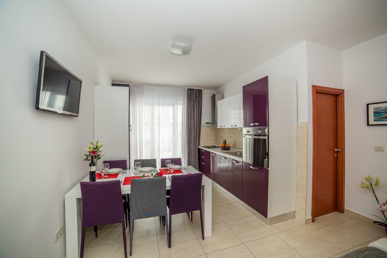 Apartments Mario Migros Макарска Екстериор снимка