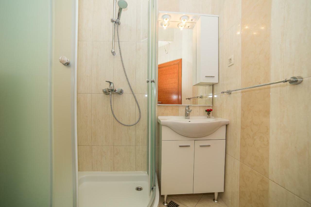 Apartments Mario Migros Макарска Стая снимка